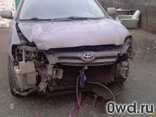 Битый автомобиль Toyota Corolla